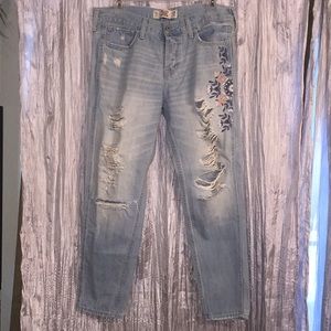 Floral Detail Ripped Jeans size 28